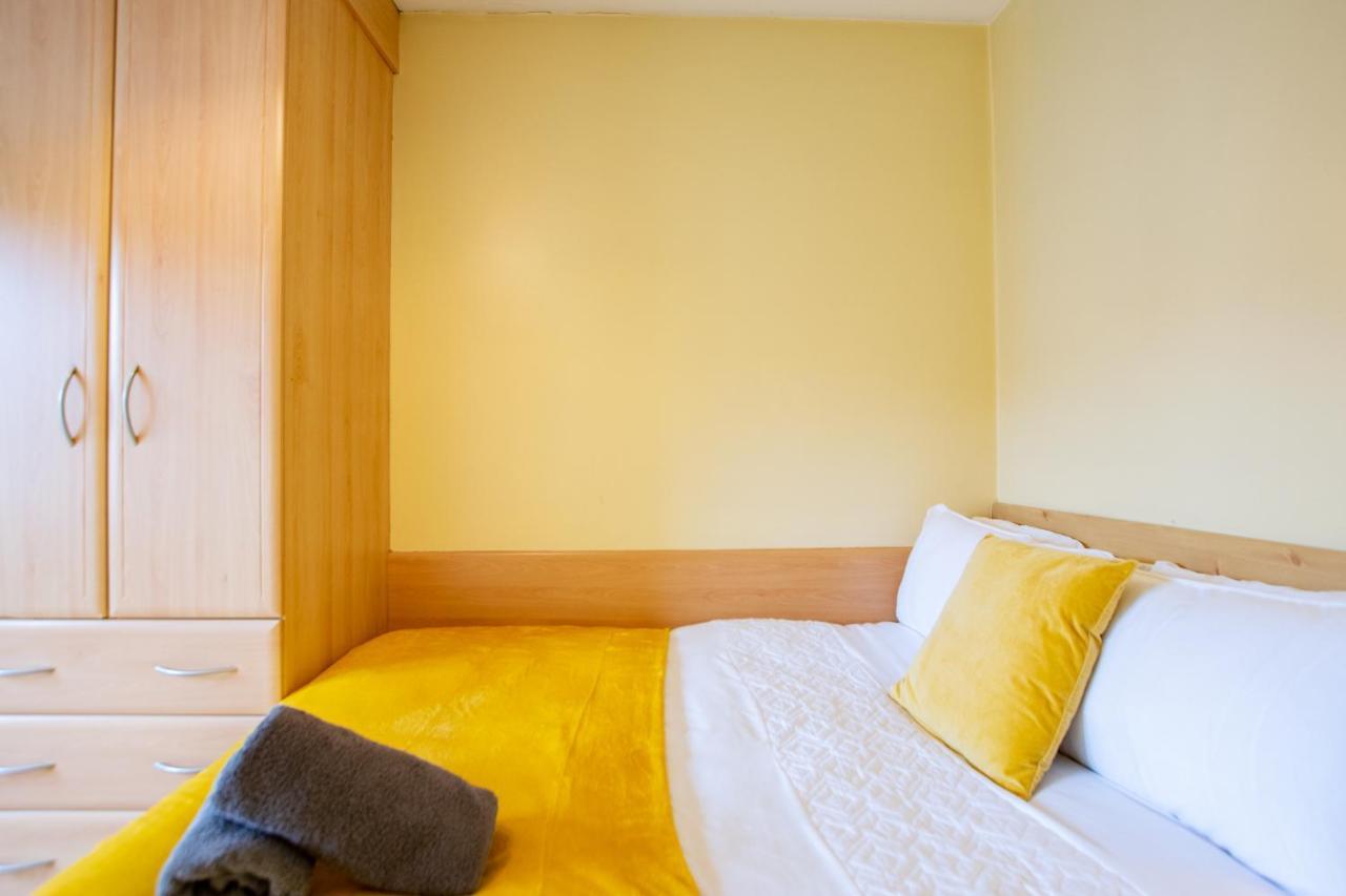 126 - Gort Na Coiribe 4 Bedroom Duplex, By Shortstays Galway Eksteriør billede
