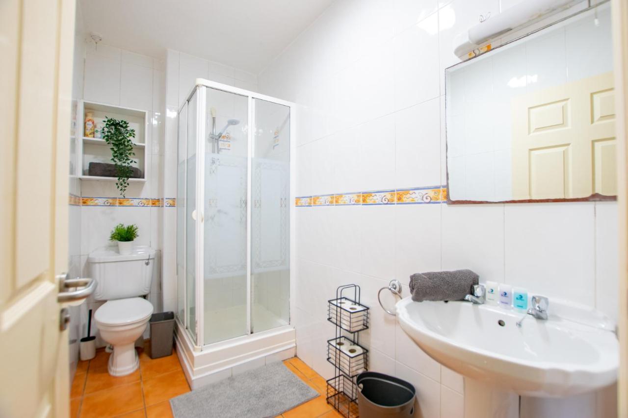 126 - Gort Na Coiribe 4 Bedroom Duplex, By Shortstays Galway Eksteriør billede