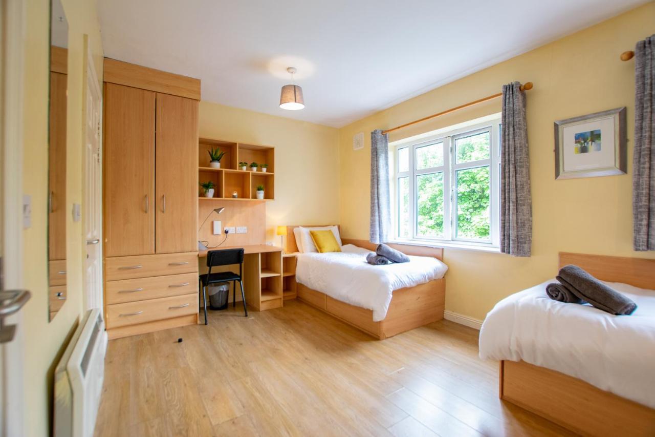 126 - Gort Na Coiribe 4 Bedroom Duplex, By Shortstays Galway Eksteriør billede